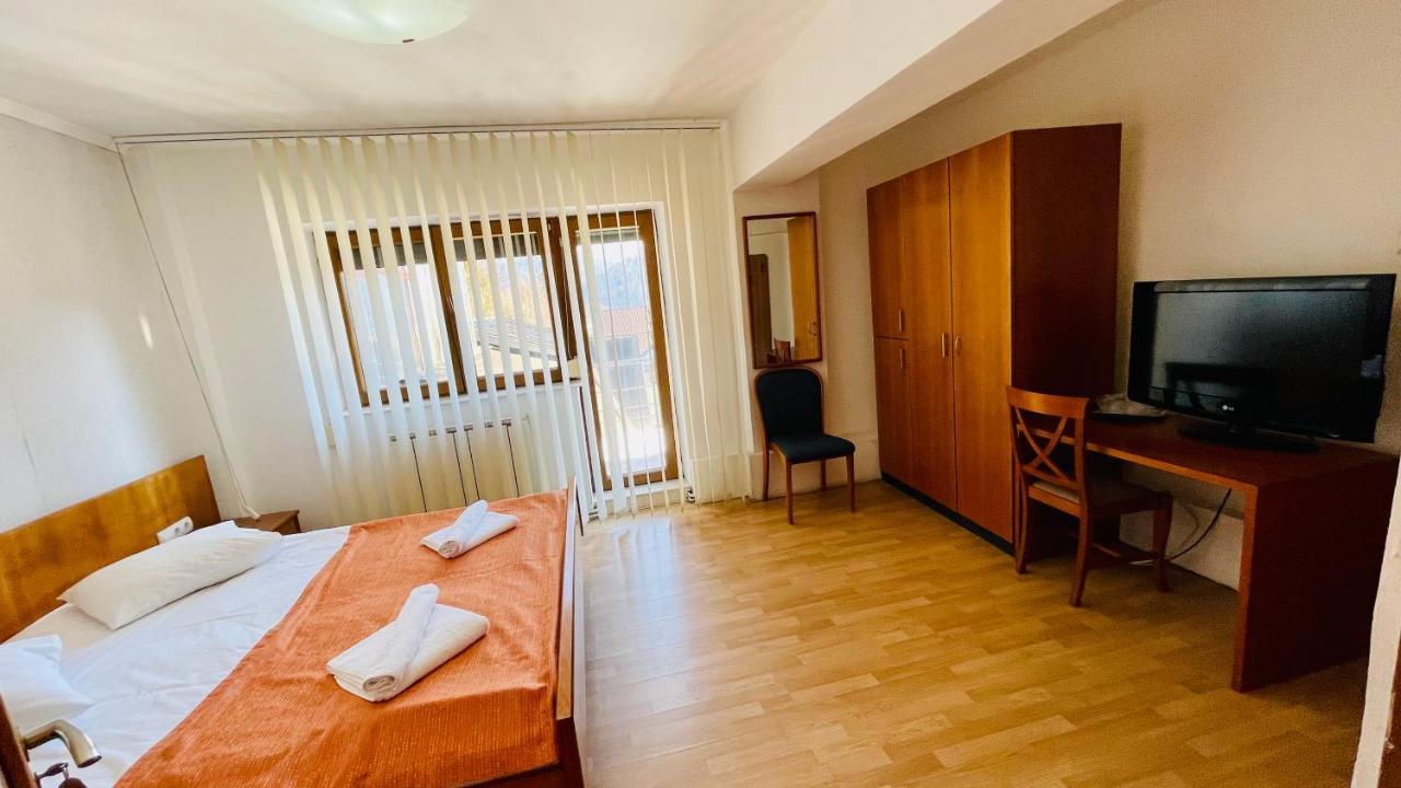 Pensiunea Luminita Буштени Экстерьер фото