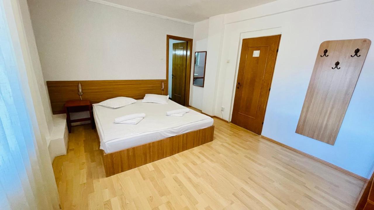 Pensiunea Luminita Буштени Экстерьер фото